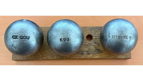 OBUT BOULE NOIRE CX Cou Lisse - 76mm - 690g - gravée ♥ TITOUNE ♥