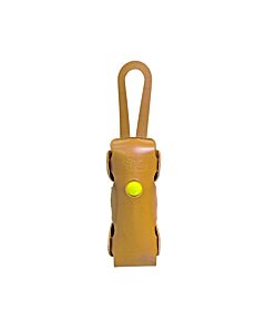 Satchel made of one piece of leather to transport a petanque triplette, a jack and a cloth